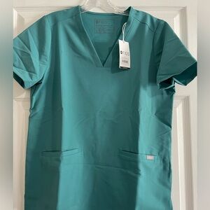 FIGS NWT in bag Cactus Casma three pocket scrub top.